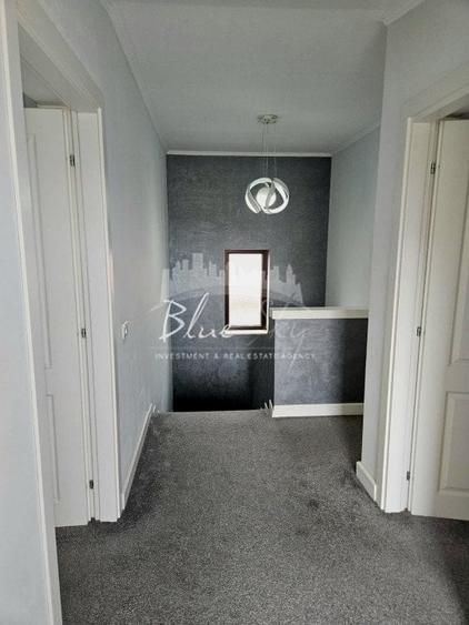 Duplex cu 7 camere cu Canalizare în Cumpăna