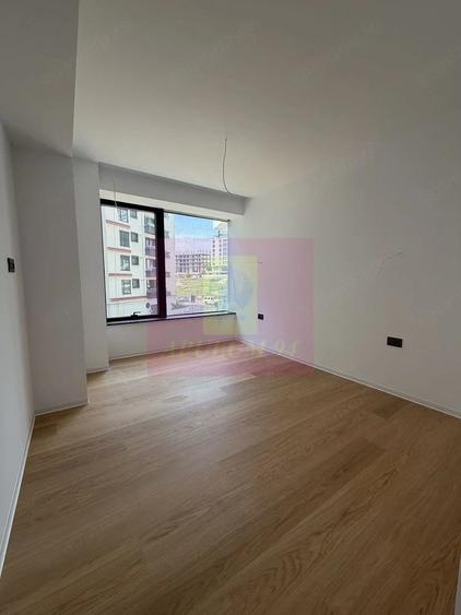 Apartament cu 4 camere decomandat în Lacul Tei