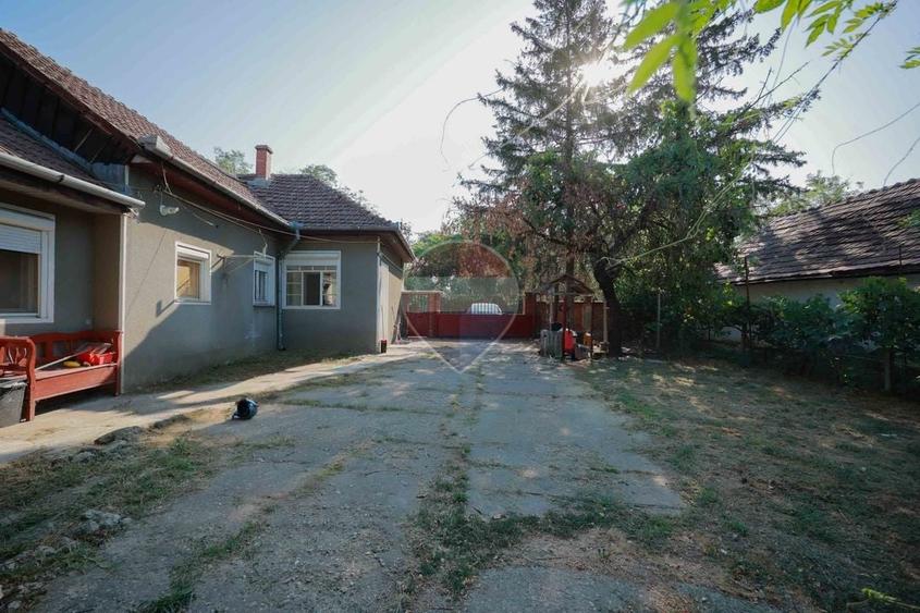 Casă individuală cu 4 camere cu Teren 620 Mp în Santăul Mare