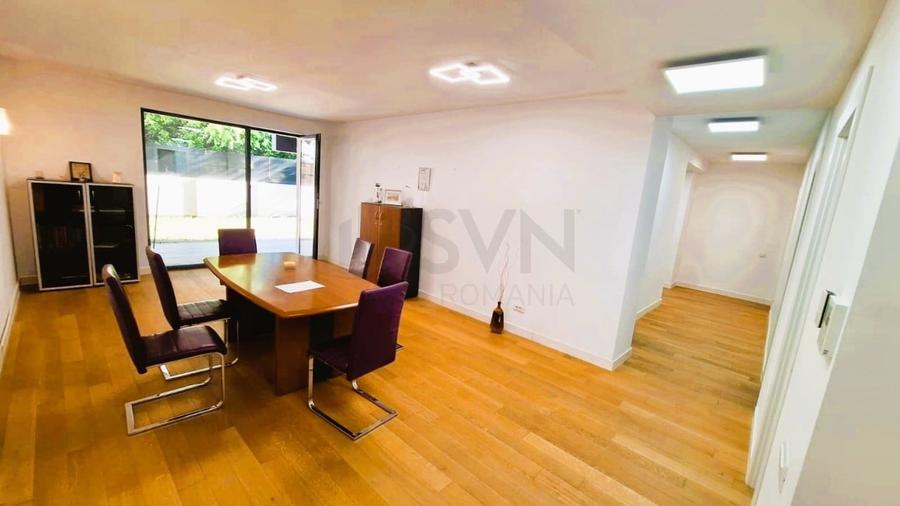 Apartament cu 4 camere decomandat în Centrul Civic