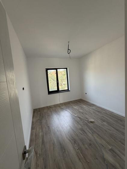 Casă cu 3 camere în Albina