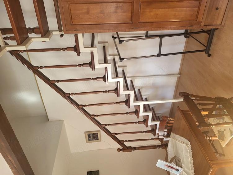 Casă cu 4 camere cu Teren 3700 Mp în Pădureni