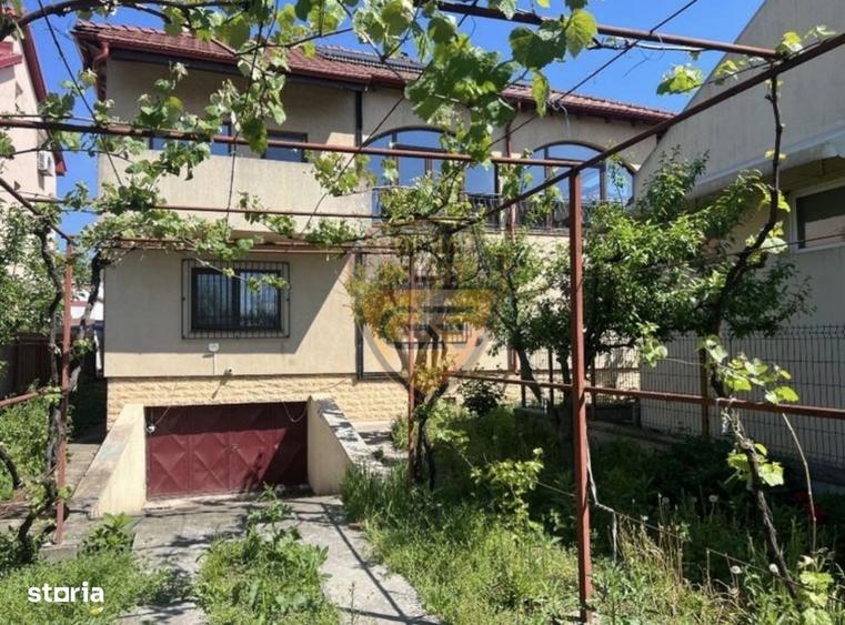 Casă cu 4 camere cu Teren 500 Mp în Lazu