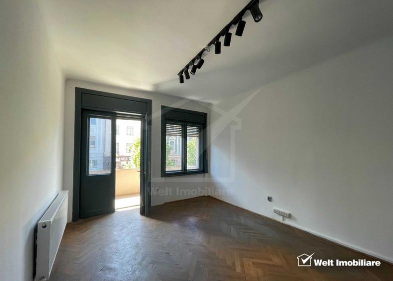 Apartament cu 4 camere decomandat în Central