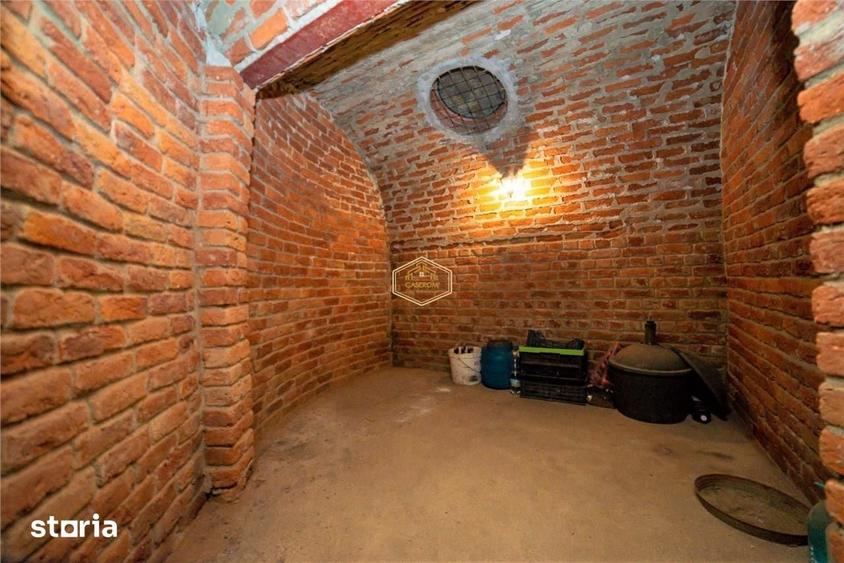 Casă cu 6 camere cu Teren 2149 Mp în Bercu Roșu