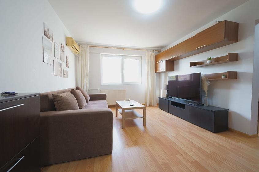 Apartament cu 2 camere semidecomandat, mobilat în Victoriei