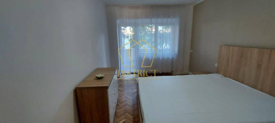 Apartament cu 3 camere semidecomandat, mobilat în Complex Studențesc