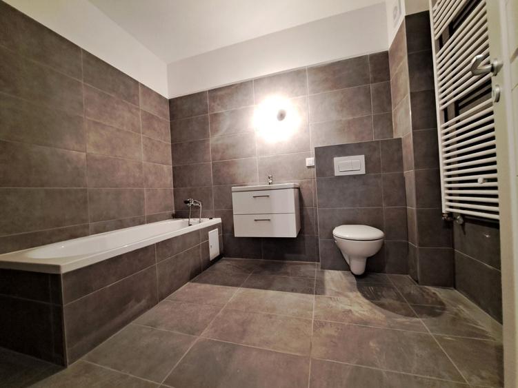 Penthouse cu 4 camere decomandat în Hipodrom 3