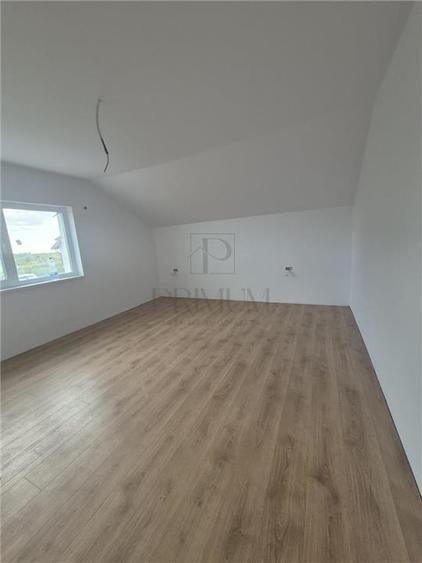 Duplex cu 4 camere cu Teren 375 Mp în Moșnița Nouă