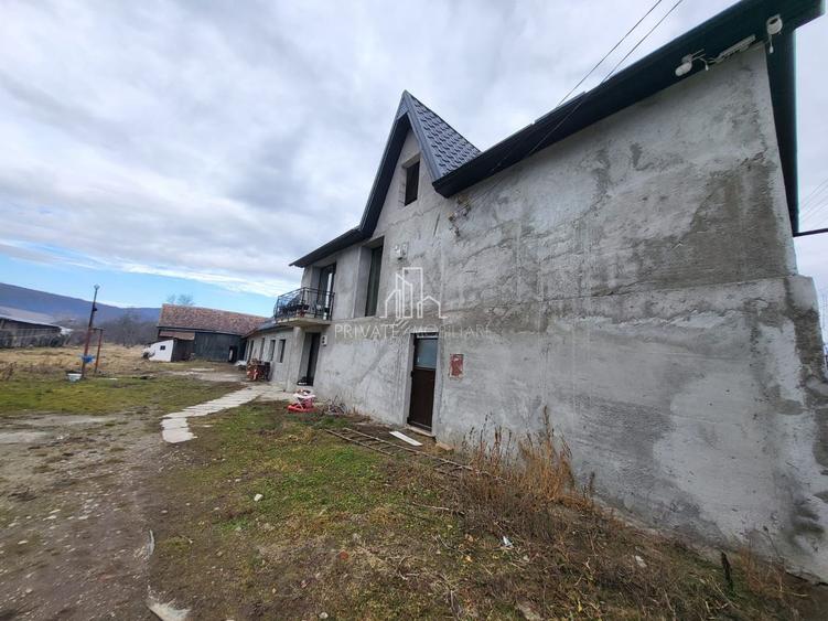 Casă individuală cu 3 camere cu Canalizare în Brădeni
