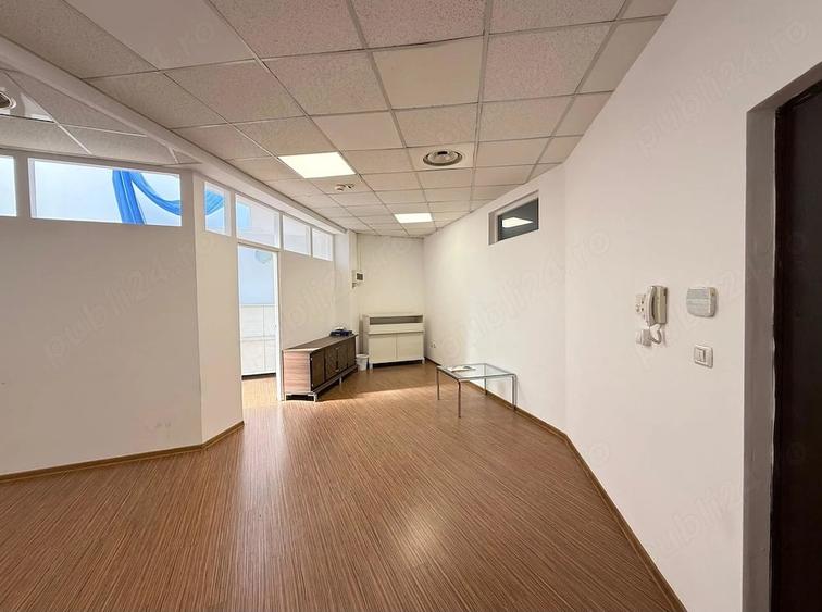 Spațiu comercial, de 52 mp, în Badea Cârțan