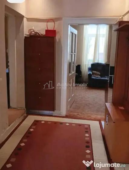 Apartament cu 2 camere decomandat în Drăgășani