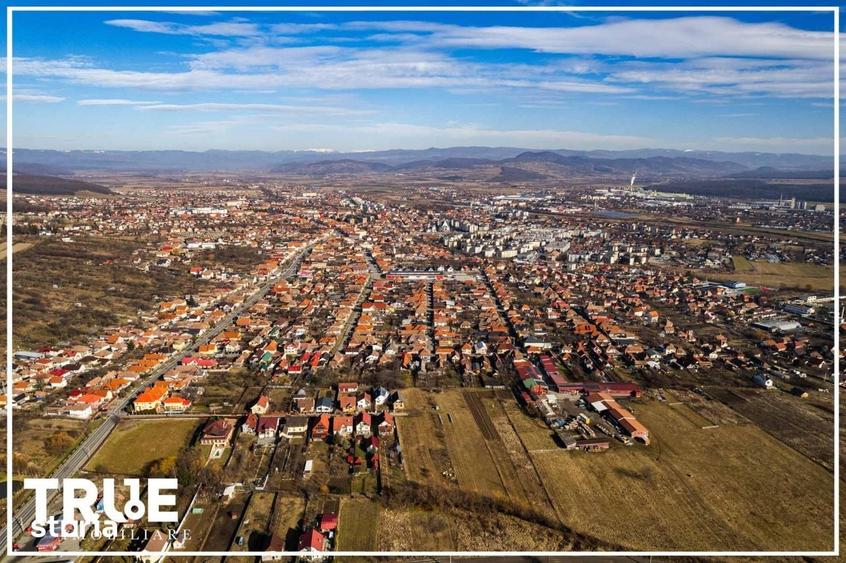 Teren de 3000 mp, în Central
