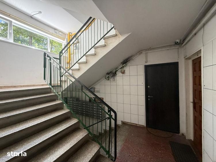 Apartament cu 4 camere semidecomandat în Drumul Taberei