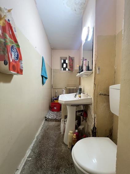 Apartament cu 2 camere nedecomandat în P-ța Doina