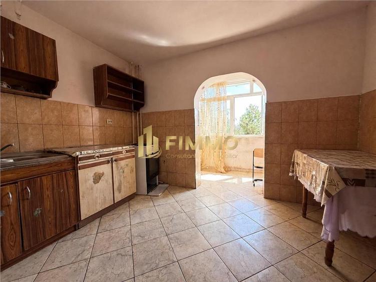 Apartament cu 3 camere decomandat în Burdujeni