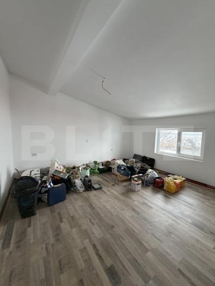 Casă individuală cu 7 camere cu Teren 432 Mp în Podari