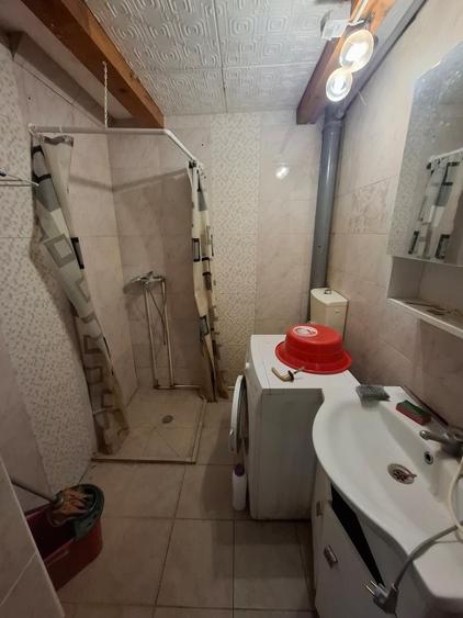 Apartament cu 6 camere semidecomandat în Central