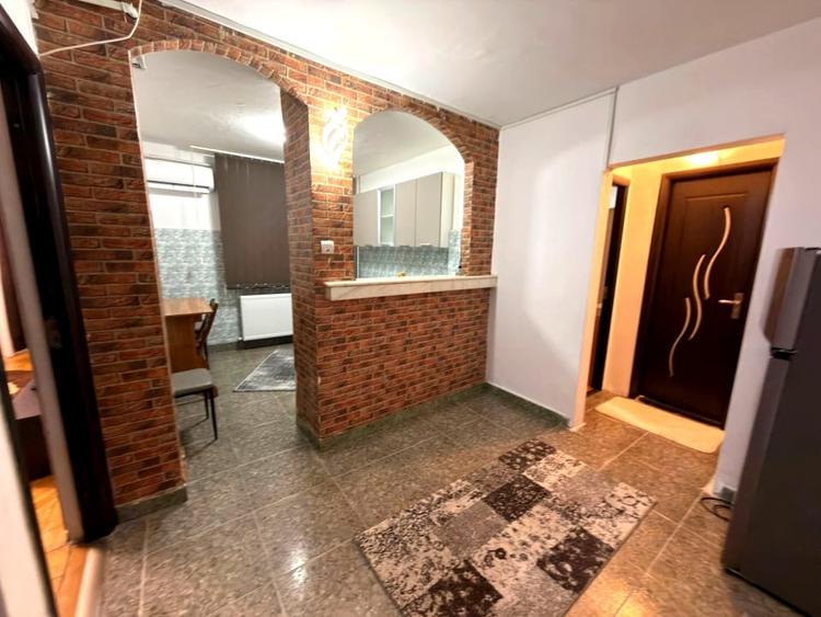Apartament cu 2 camere decomandat, mobilat în Rovine