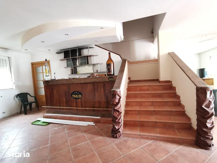 Casă cu 6 camere cu Teren 3187 Mp în Urechești