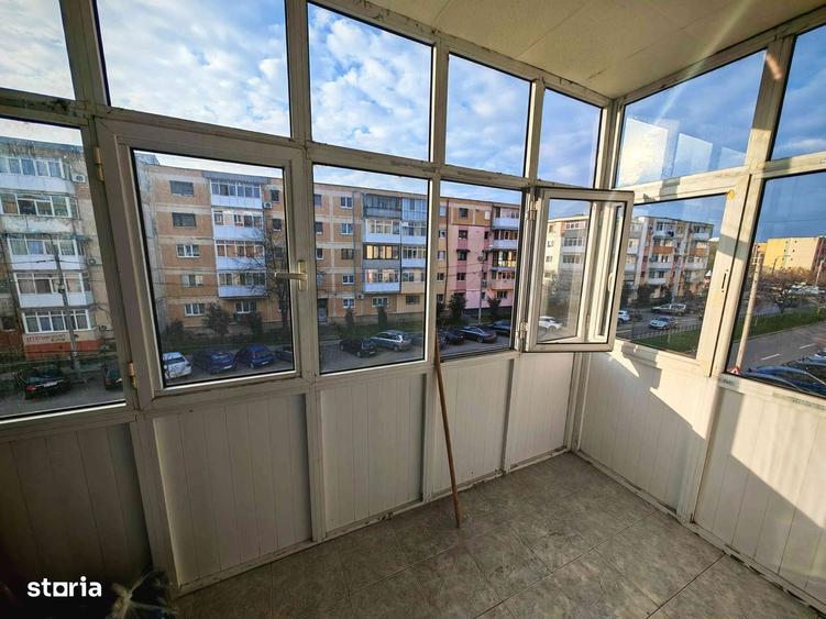 Decomandat, 3 camere, etajul 2/4, Craiovita Noua. - 2