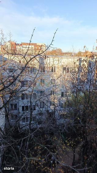 Apartament cu 3 camere în George Enescu