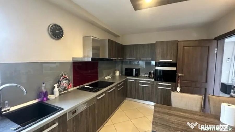 Casă cu 4 camere cu Teren 1000 Mp în Snagov