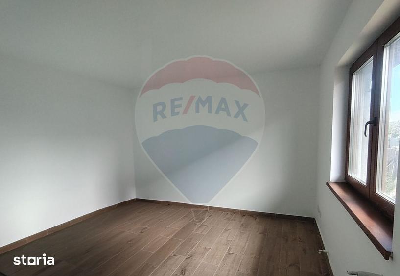 Casă cu 3 camere cu Teren 1326 Mp în Central