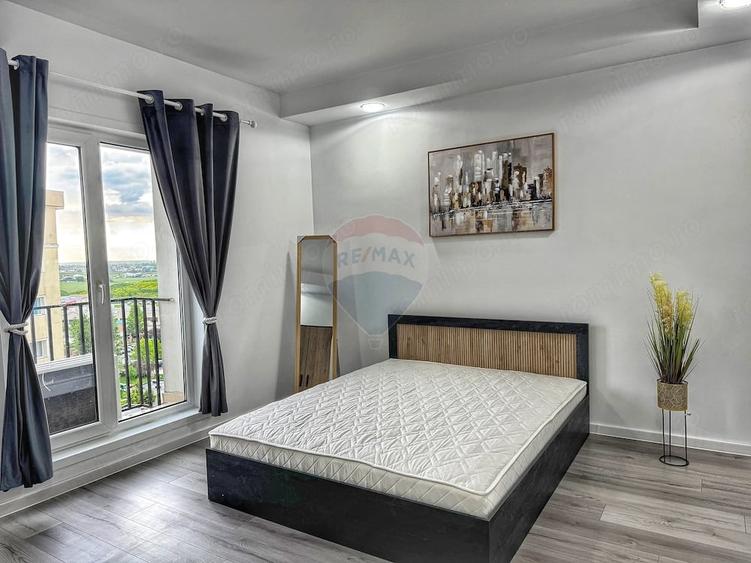 Apartament cu 3 camere semidecomandat în Ștefăneștii de Jos
