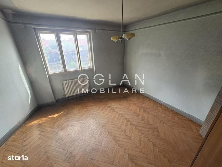 Casă cu 4 camere decomandat în Central