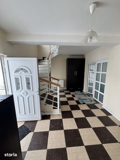 Casă cu 4 camere cu Teren 8300 Mp în Gălbinași