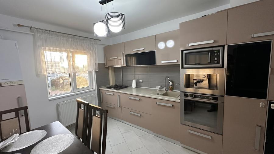 Apartament cu 3 camere decomandat, mobilat în 8 Martie