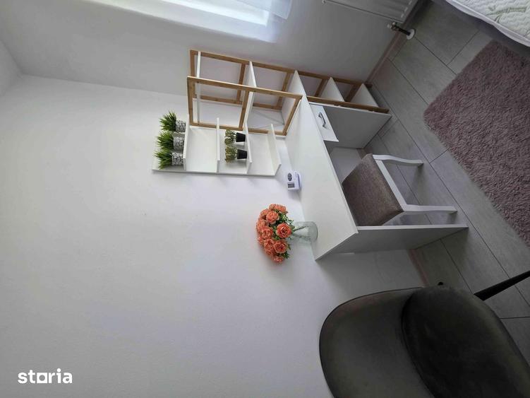 Apartament cu 3 camere în Tractorul