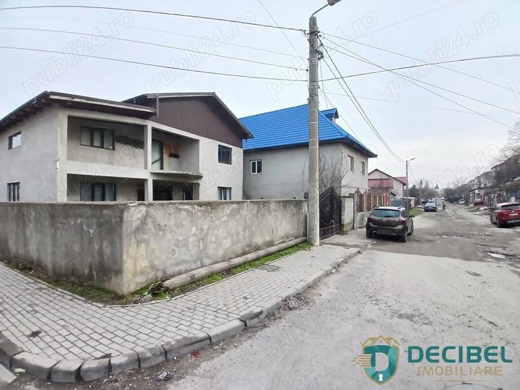 Casă cu 6 camere cu Teren 300 Mp în Est