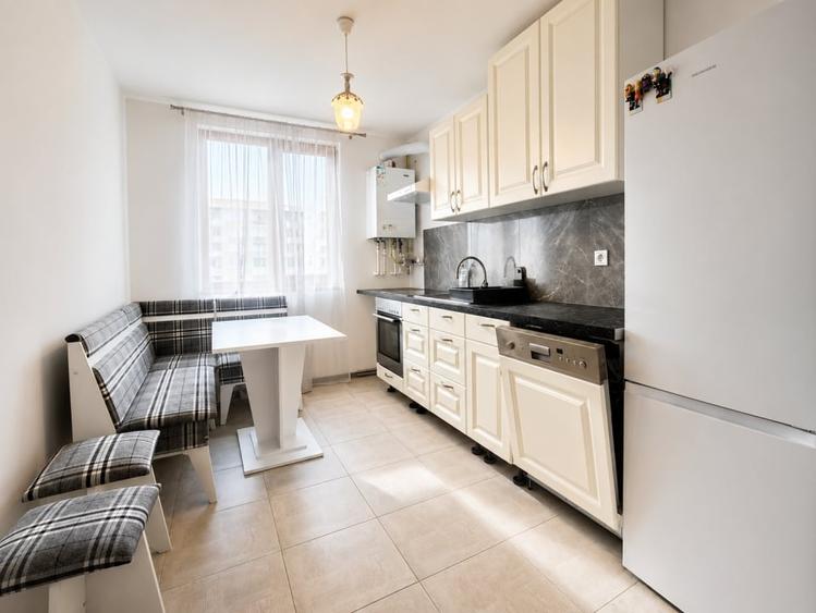Apartament cu 2 camere decomandat în Florești