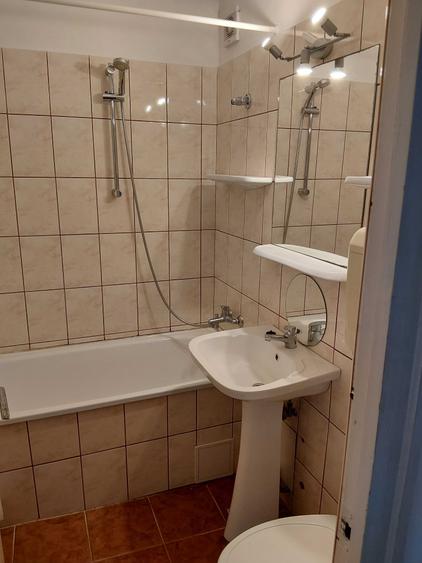 Apartament cu 3 camere semidecomandat în Hipodrom 3
