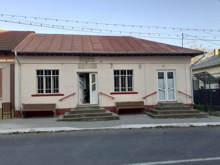 Casă cu 4 camere cu Teren 348 Mp în Jurilovca
