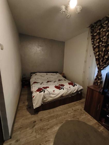 Apartament cu 2 camere semidecomandat în Craiovița Nouă