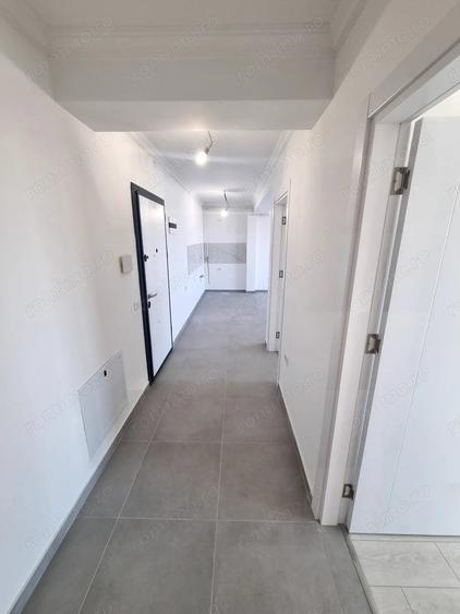 Apartament cu 3 camere decomandat în Energia