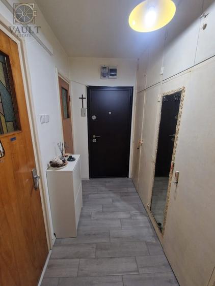 Apartament cu 3 camere decomandat, mobilat în Drumul Taberei