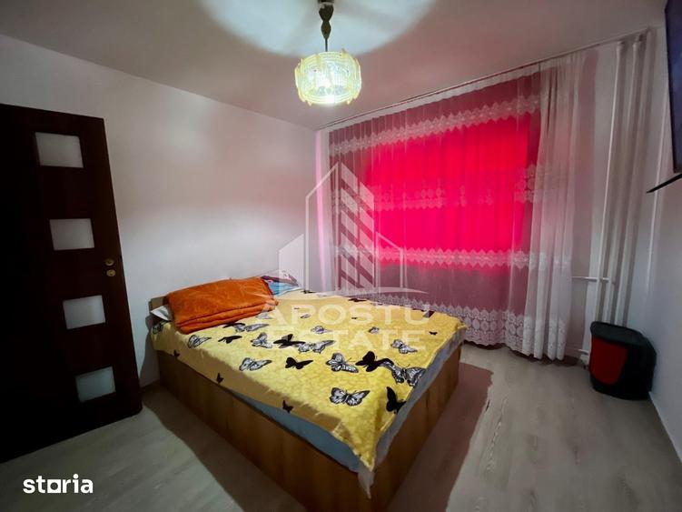 Apartament cu 3 camere semidecomandat în UMT