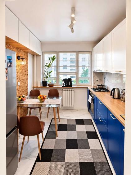 Apartament cu 3 camere decomandat în Central