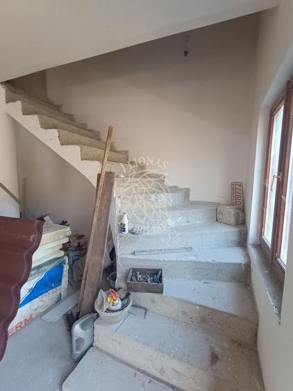 Casă individuală cu 3 camere cu Canalizare în Sud