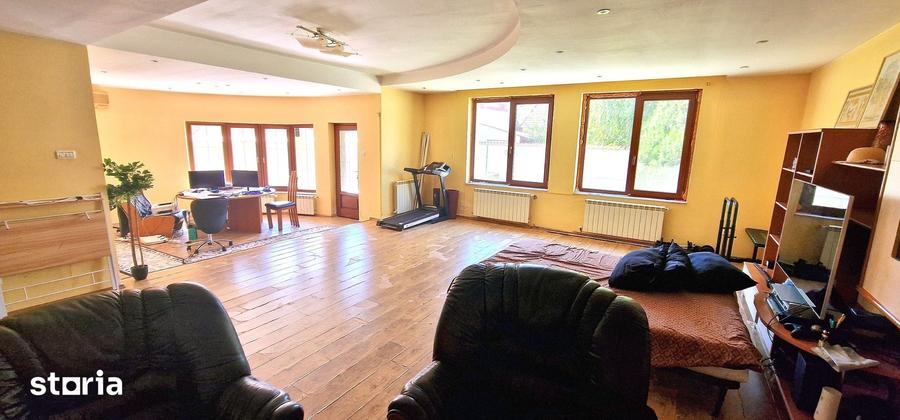Casă cu 5 camere cu Teren 405 Mp în Coiciu