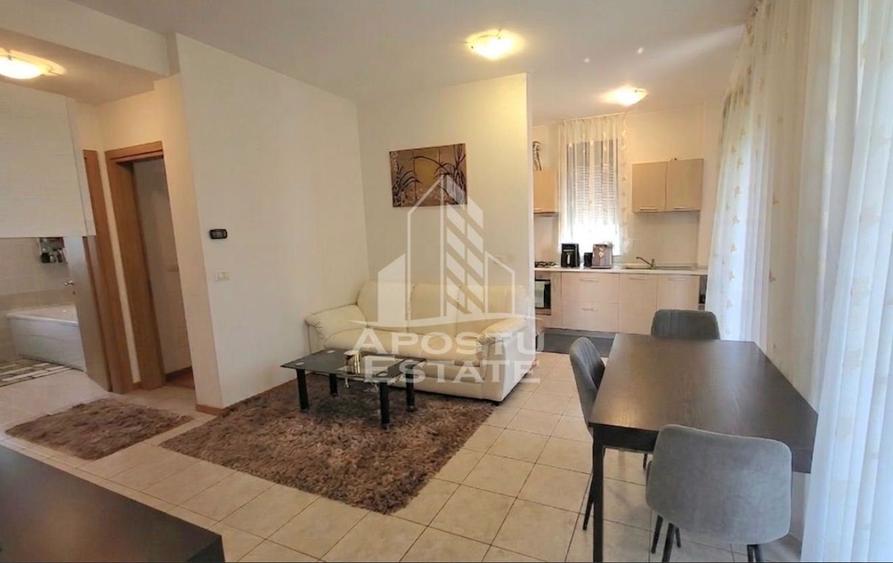 Apartament cu 3 camere semidecomandat în Exterior Vest