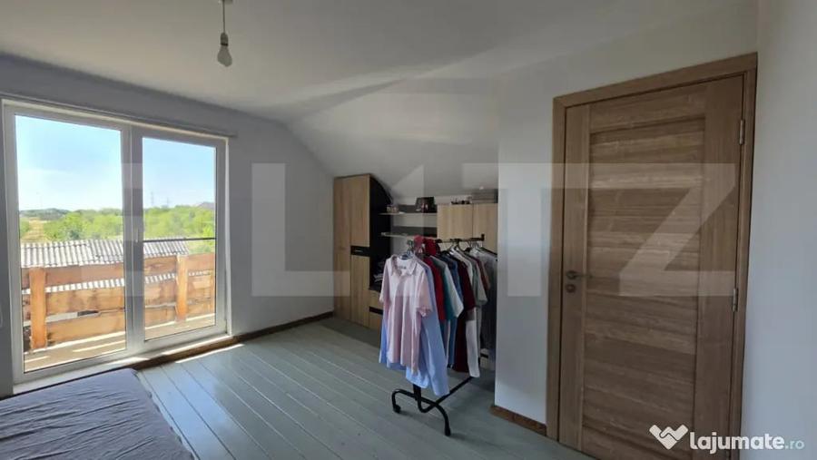 Casă cu 4 camere cu Teren 5000 Mp în Sud