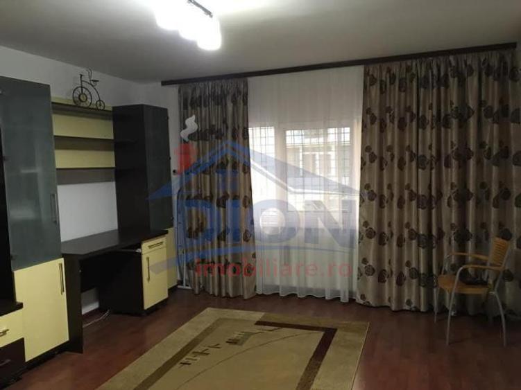 Garsonieră decomandată în Vitan