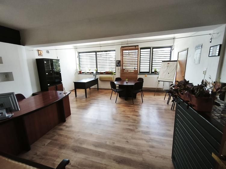 Birou, de 35 mp, în Exterior Vest