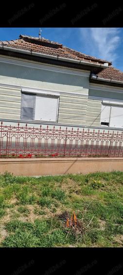 Casă cu 3 camere cu Teren 1300 Mp în Leorinț