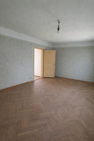 Casă cu 4 camere cu Teren 800 Mp în Unirii